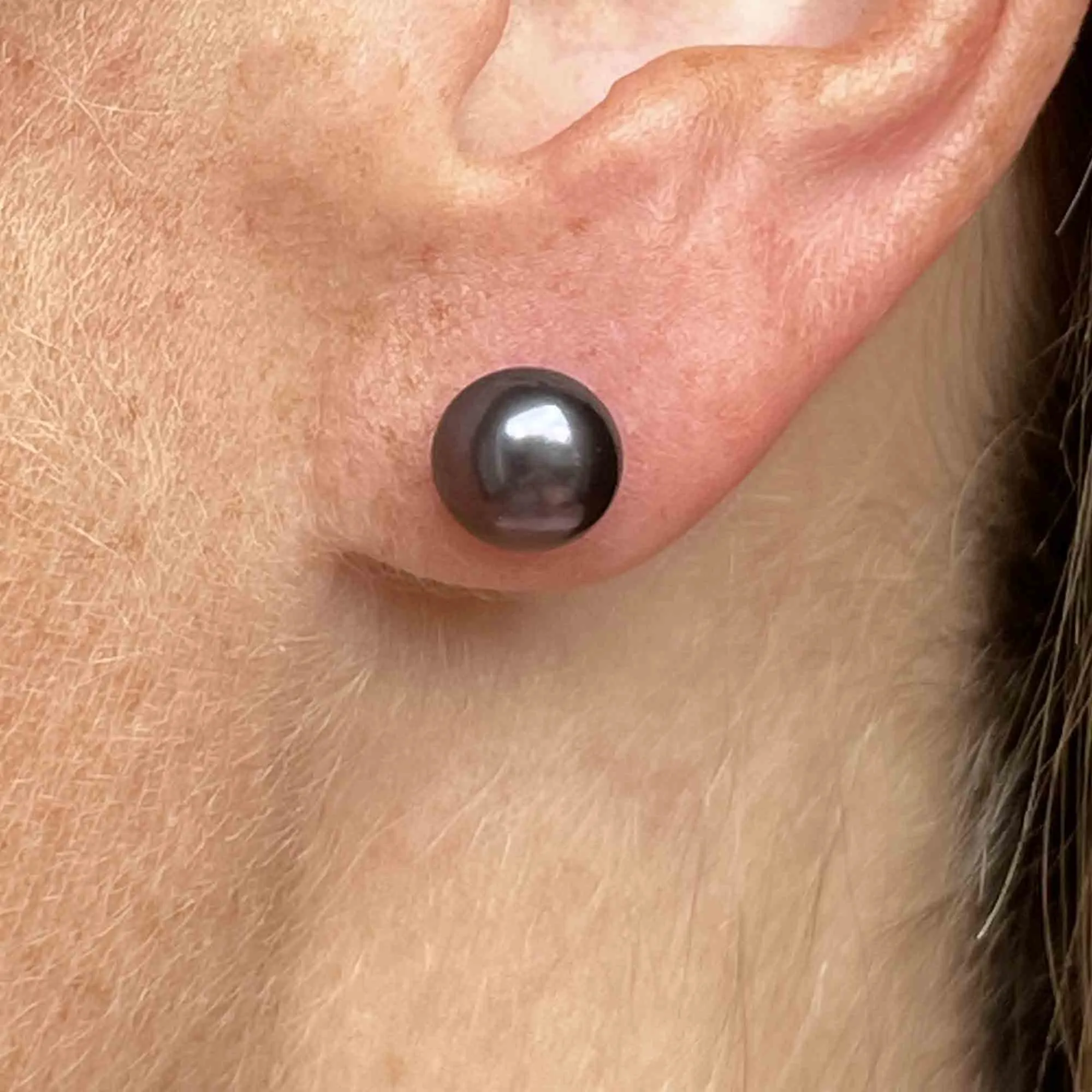 14K Gold Black Cultured Pearl Stud Earrings