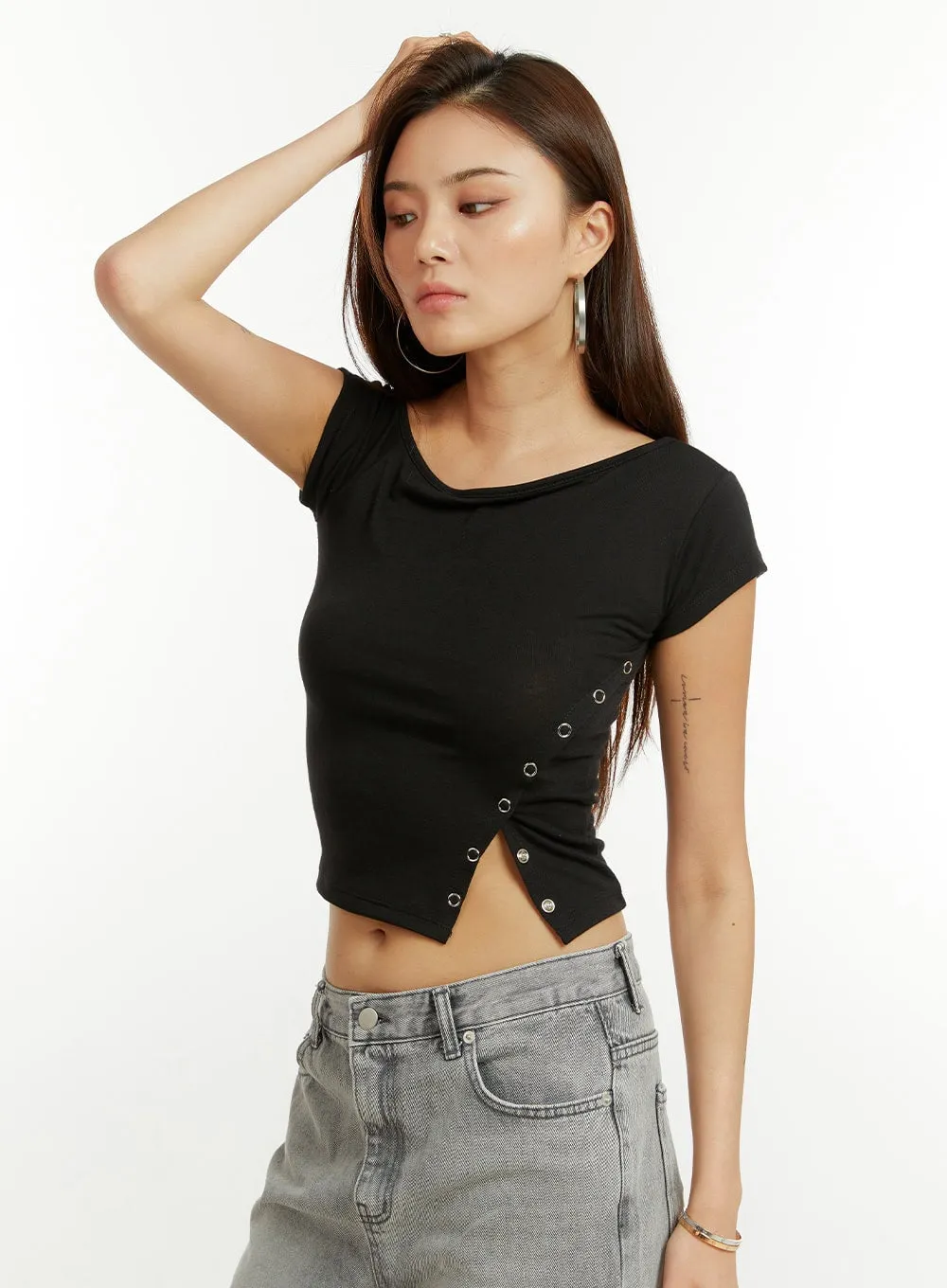 Asymmetrical Buttoned Crop Top CU424