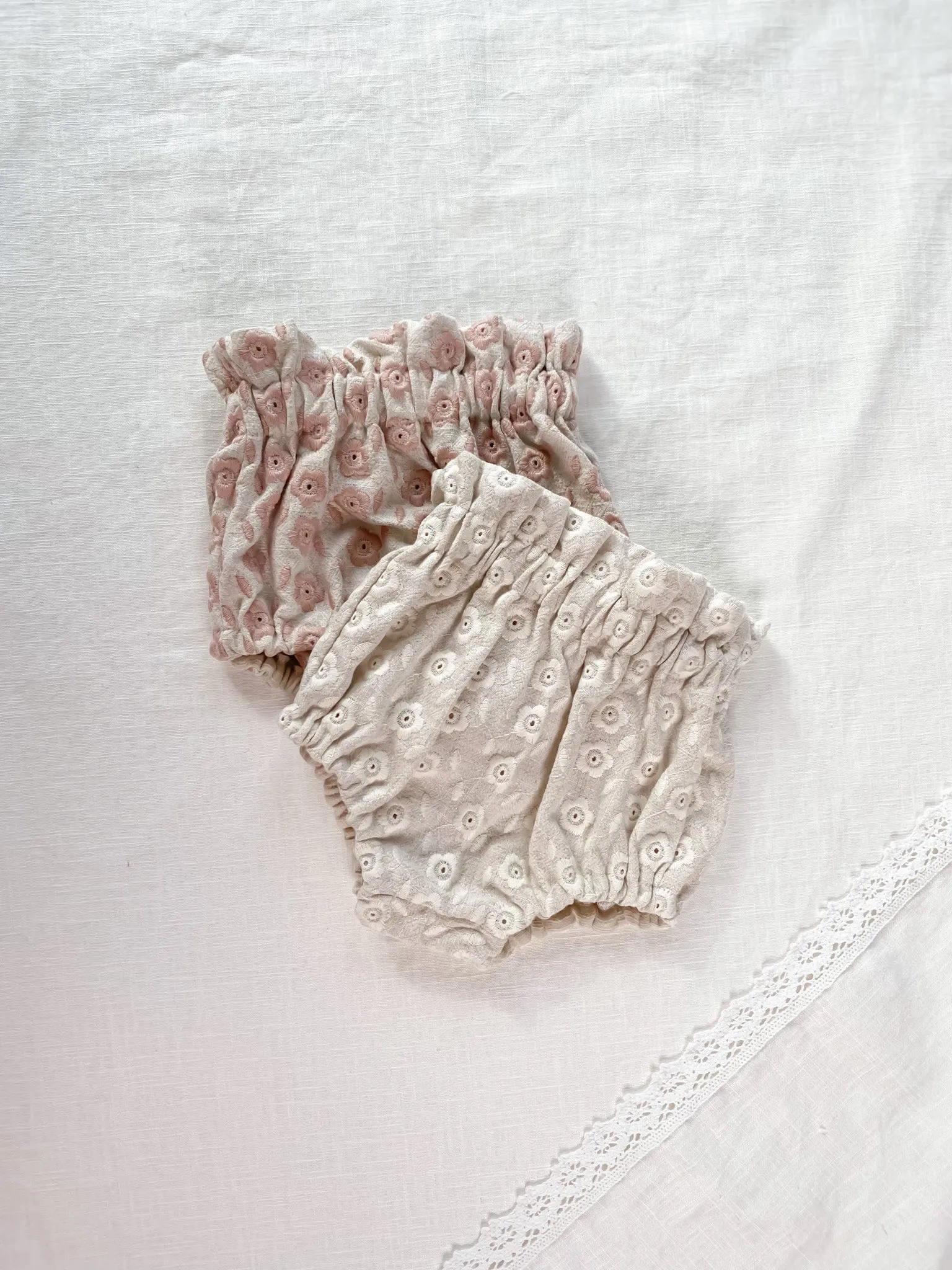 Bloomers / embroidered floral linen - ecru