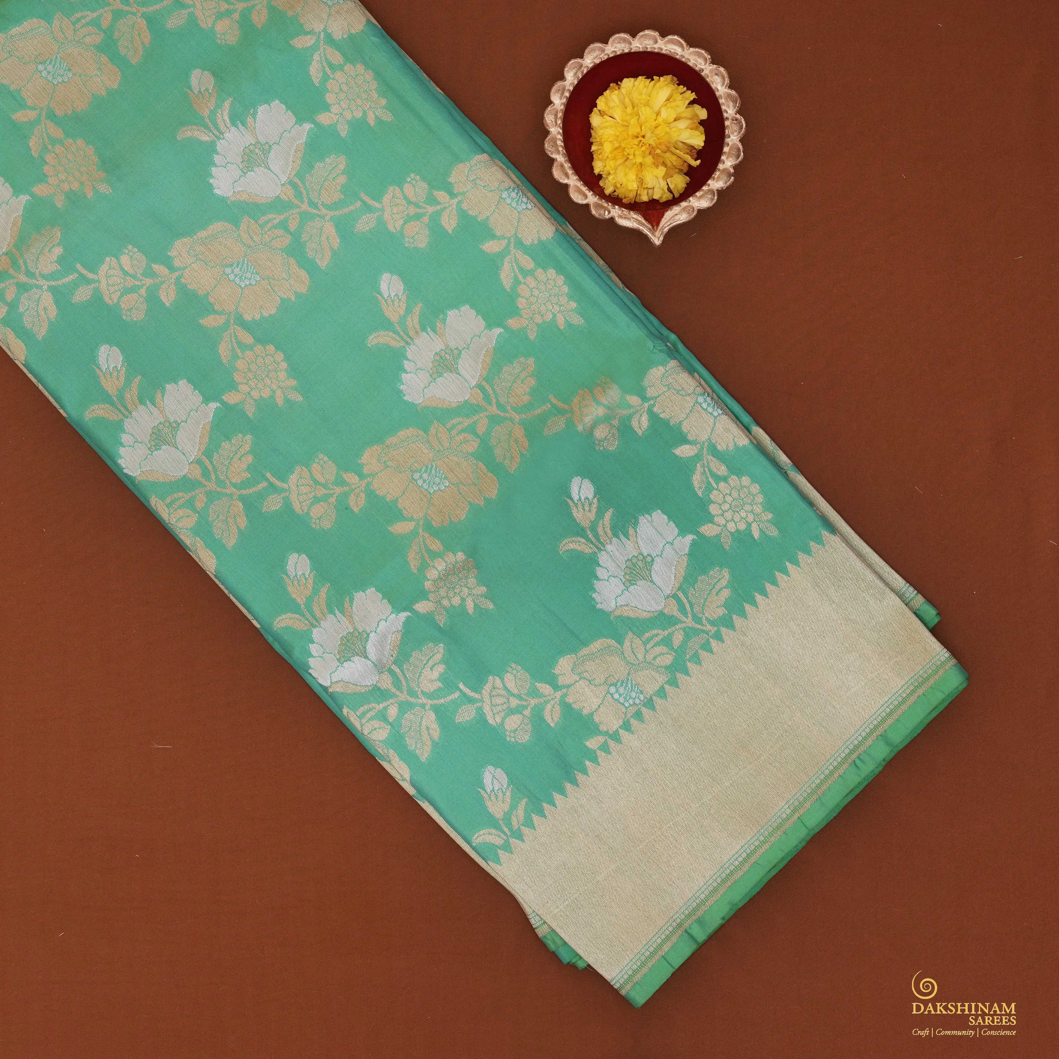 Handwoven Green Banarasi Silk Saree - 1996T009488DSC