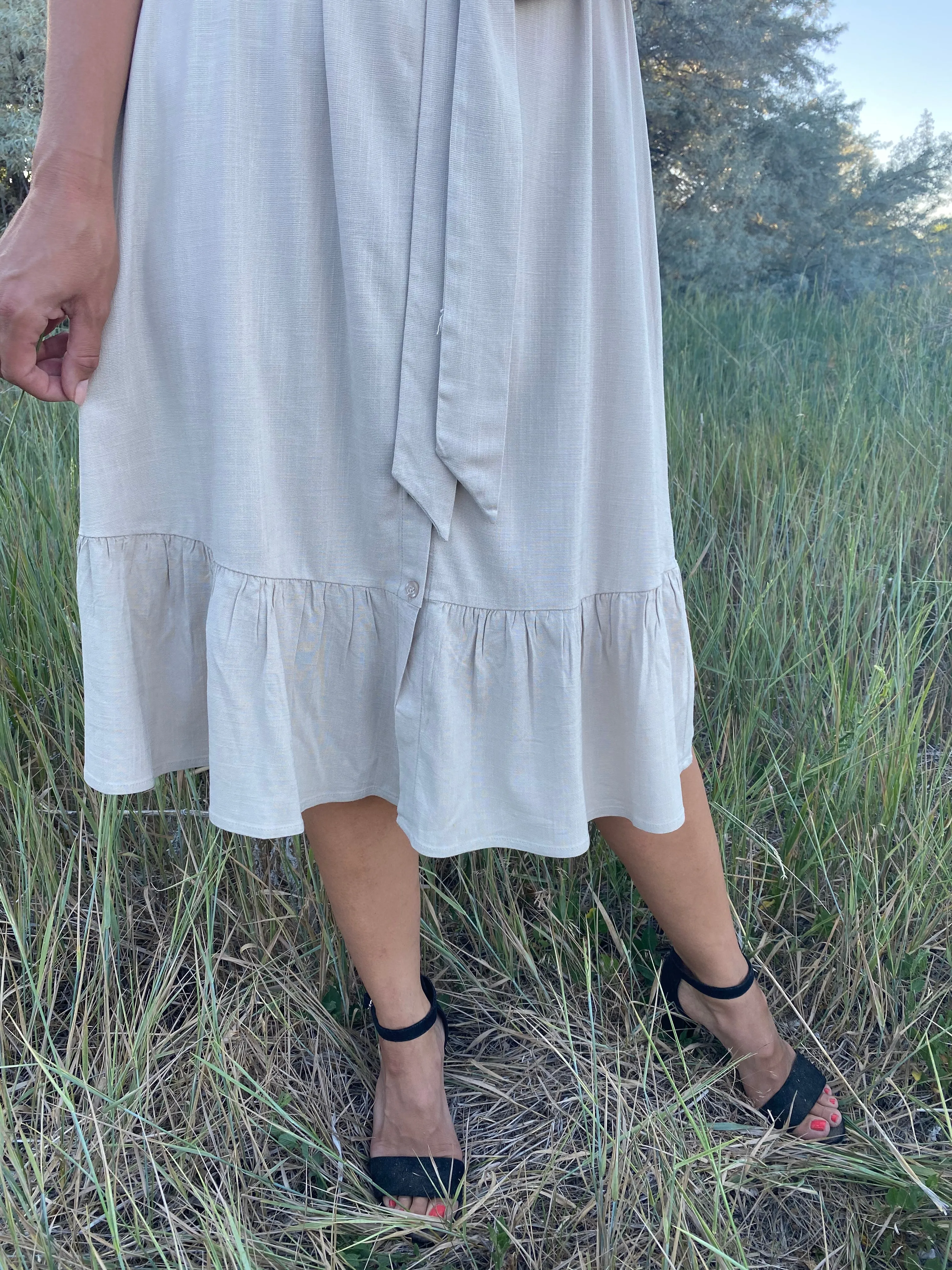 Jayda Midi Dress in Linen