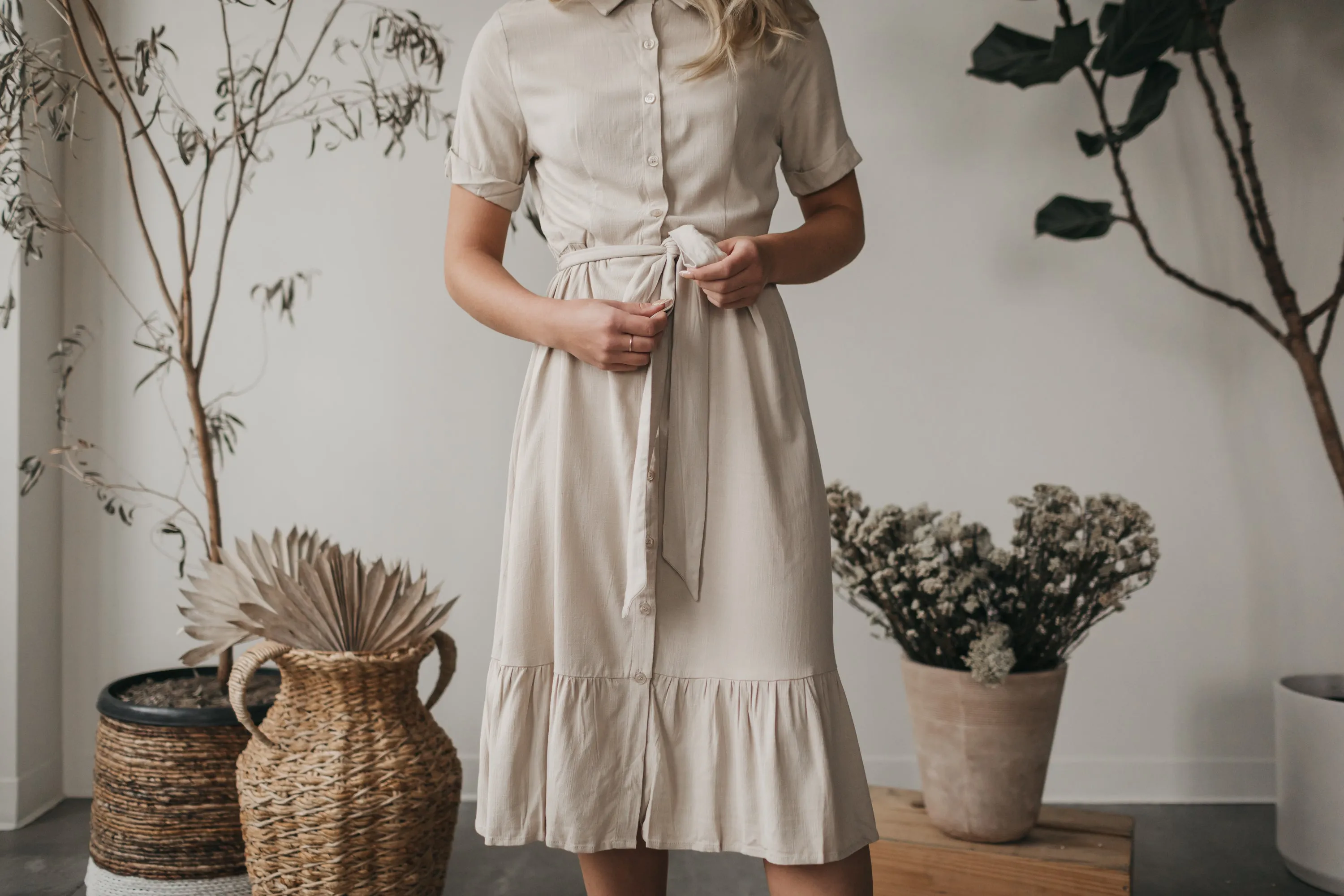 Jayda Midi Dress in Linen