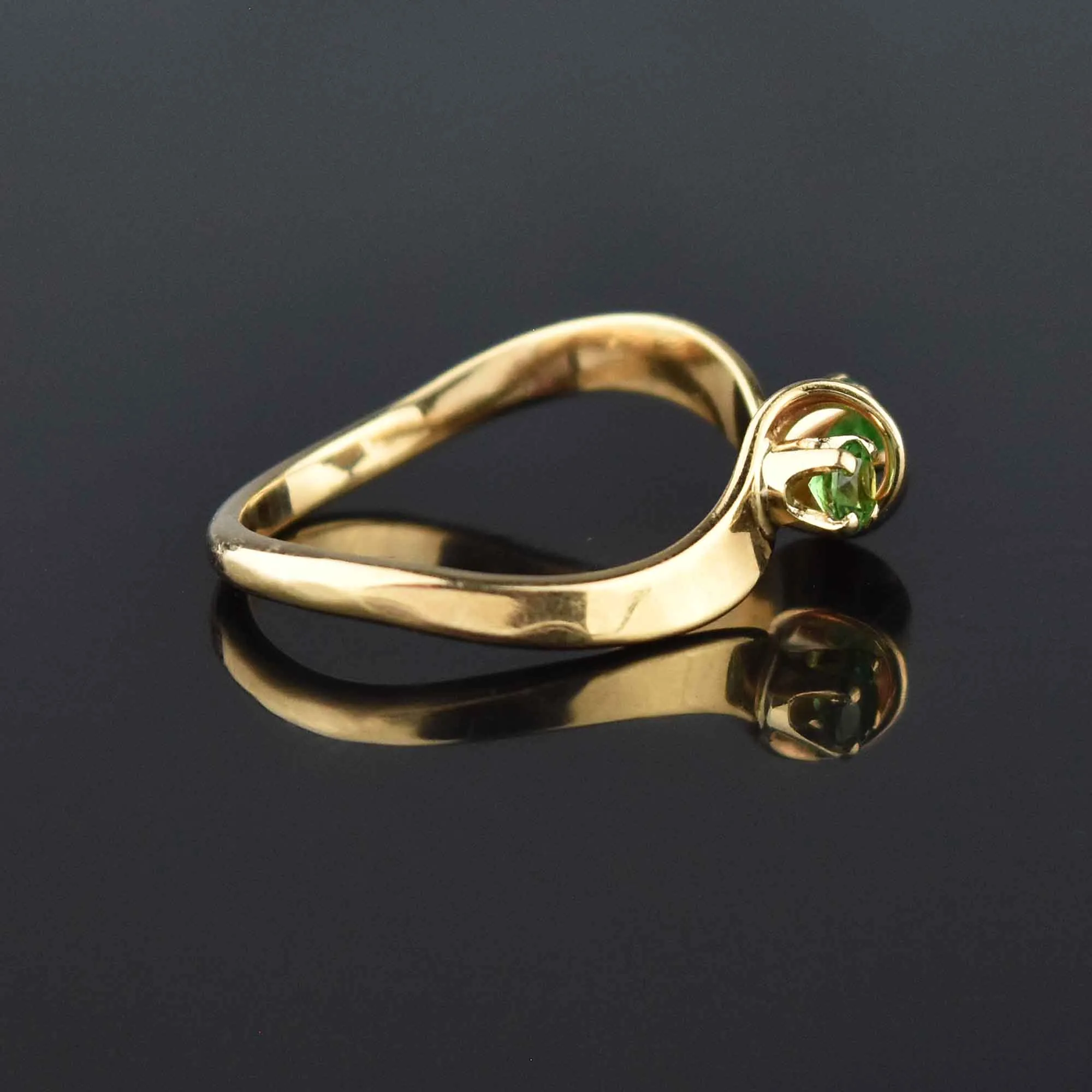 Retro 14K Gold Tsavorite Green Garnet Ring