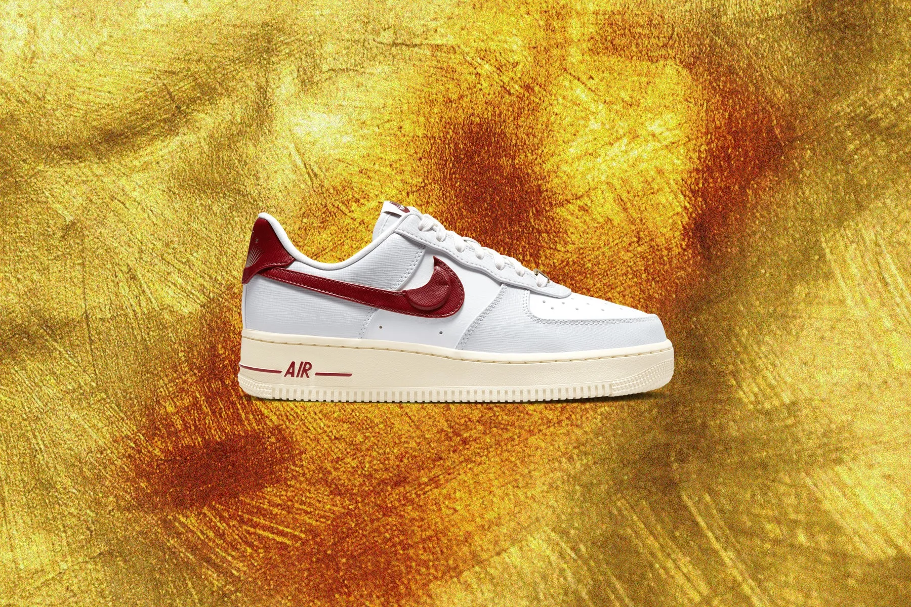 Womens Air Force 1 07 SE - Photon Dust/Team Red/Summit White